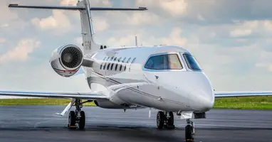 Learjet 75