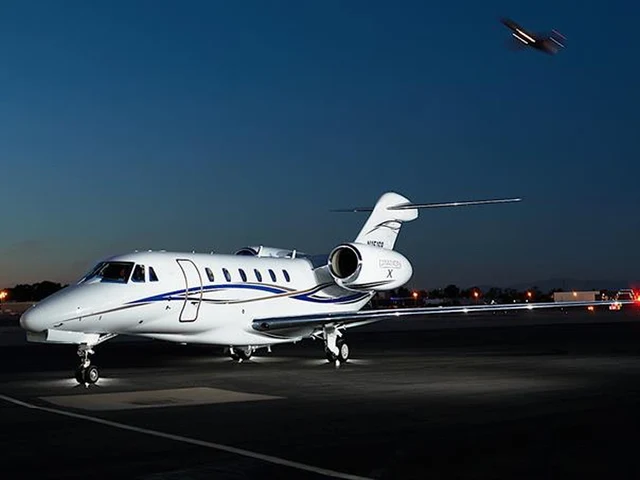 N151SB — photo