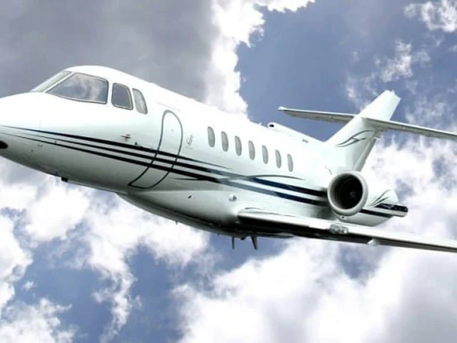 Hawker 1000 — photo