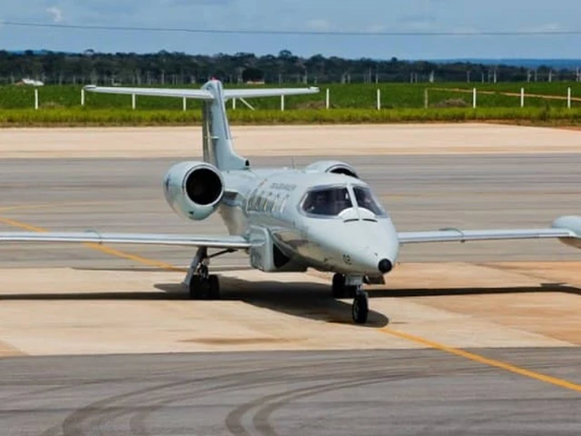 Learjet 35A — photo