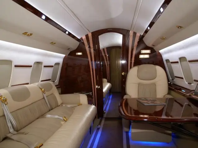 YAK 40 VIP — photo