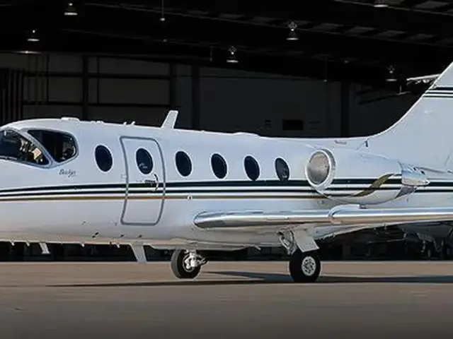 Hawker Beechcraft Hawker 400A N400SF — private jet charter, price | JETVIP