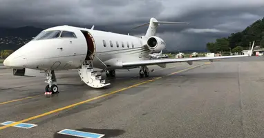 Challenger 300