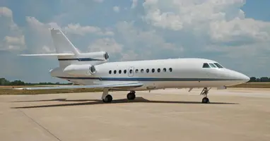 Falcon 900B