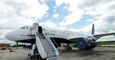 Tupolev TU-204-300 VIP