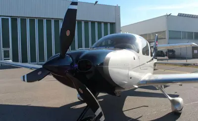 Cirrus SR 22