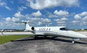 Learjet 40