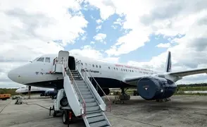 Tupolev TU-204-300 VIP