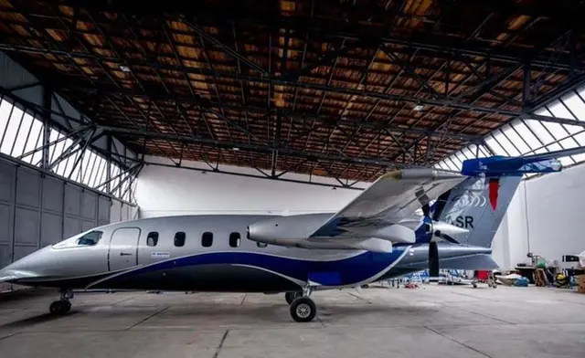 Piaggio Avanti II