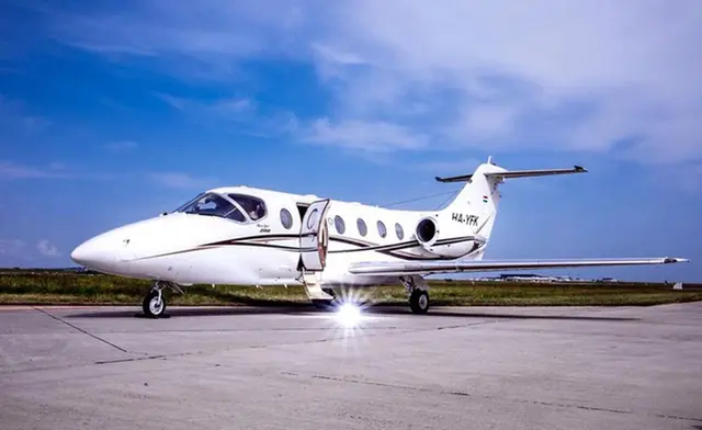 Hawker 400A