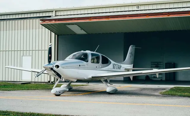 Cirrus SR 22