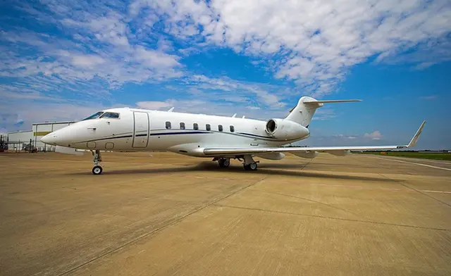 Challenger 300