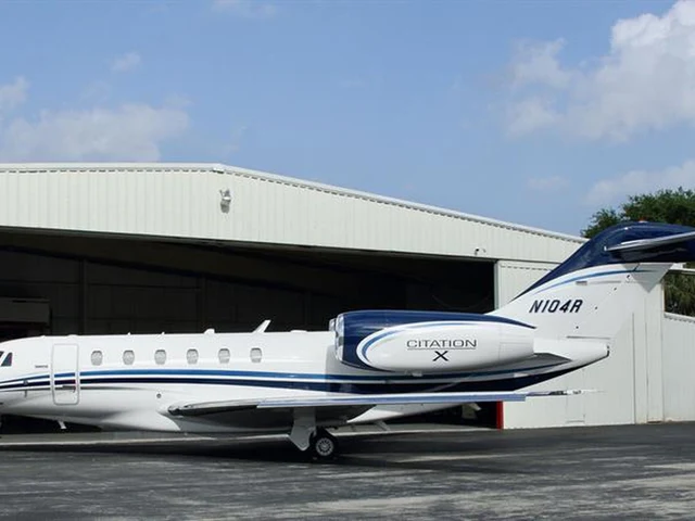 N104RJ — photo