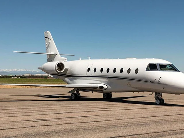 C-GJLR — photo