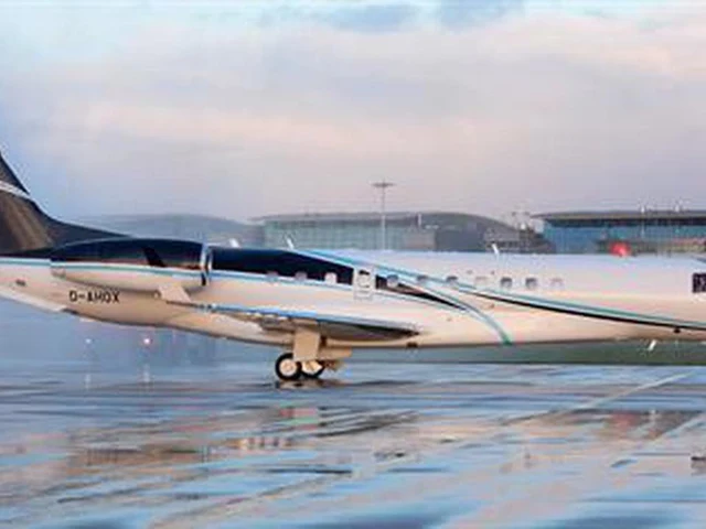 D-AHOX — photo