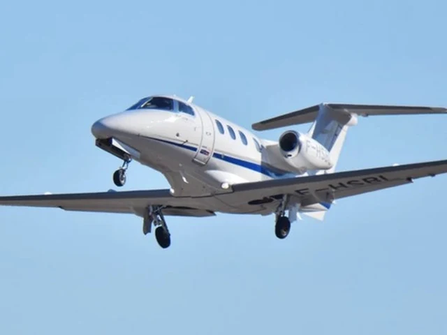F-HSBL — photo