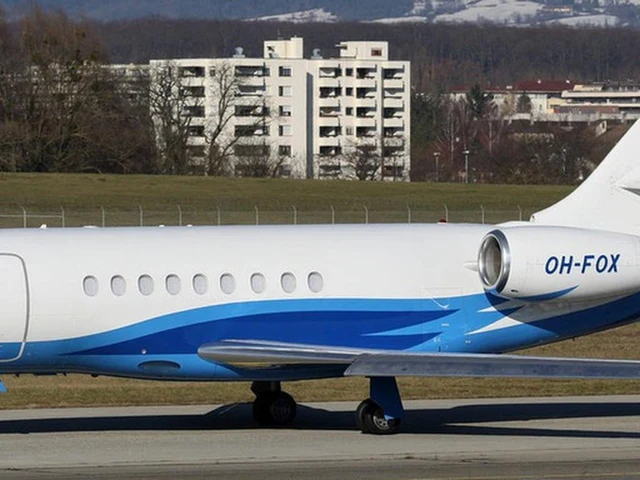 G-YFOX — photo