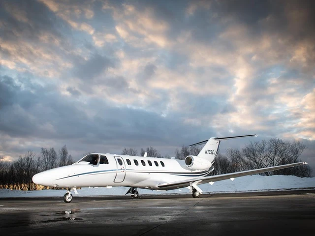 N139CJ — photo