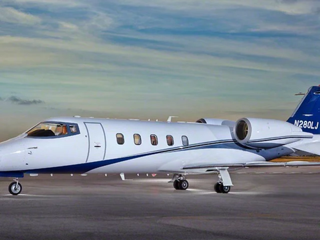 N280LJ — photo