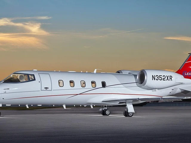 N352XR — photo