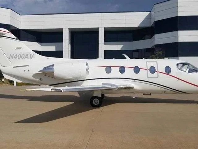 N400AV — photo
