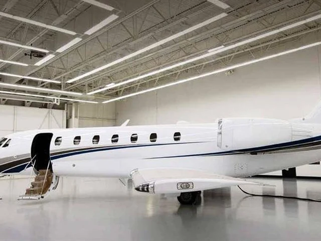 N521BU — photo