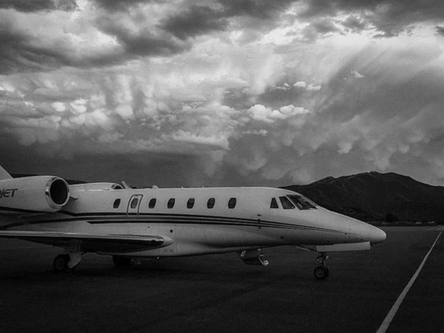 N764XJ — photo