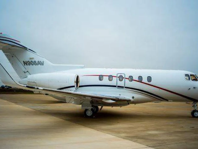 N908AV — photo
