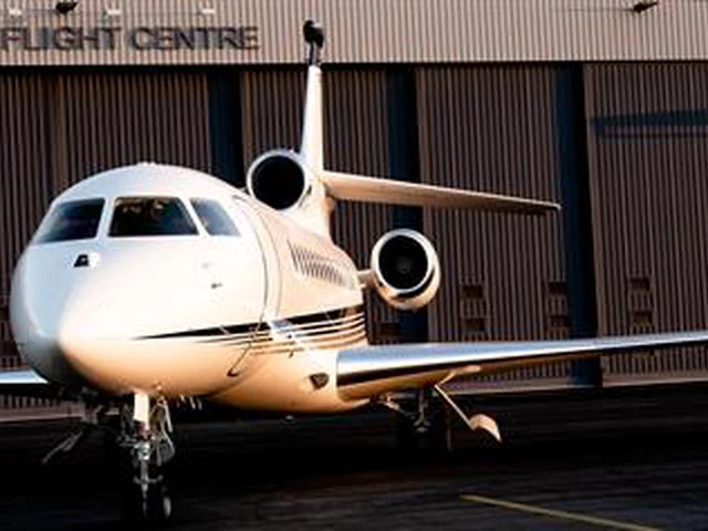 VH-CRW — photo