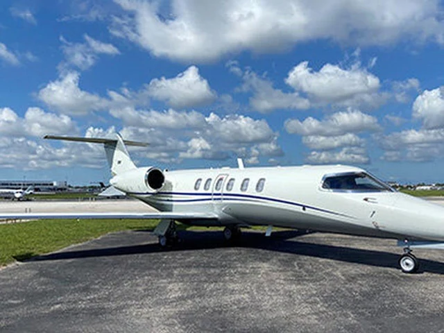 N40BG — photo