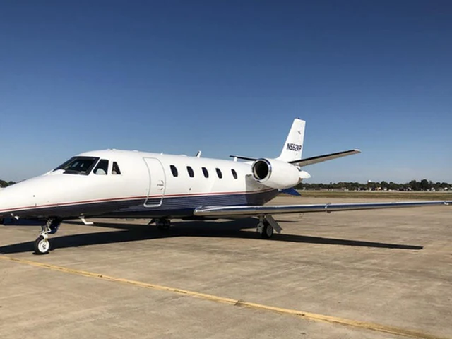 N562VP — photo