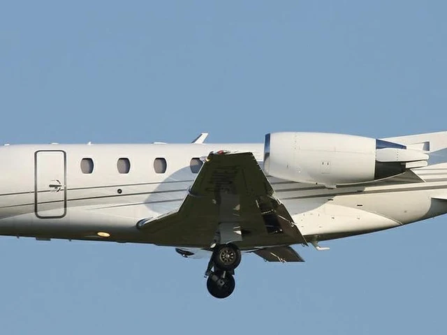 G-OMEA — photo