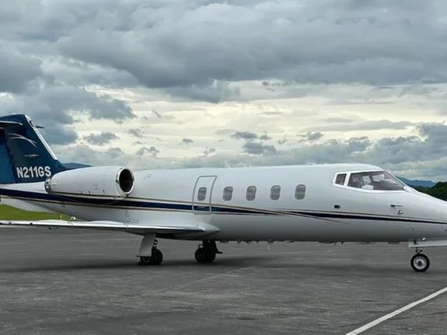 N211GS — photo