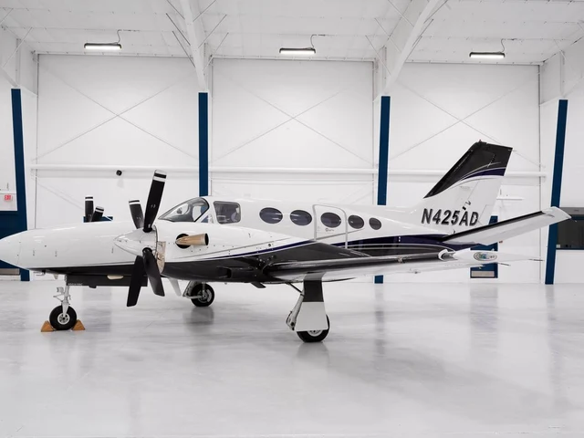 N425BV — photo