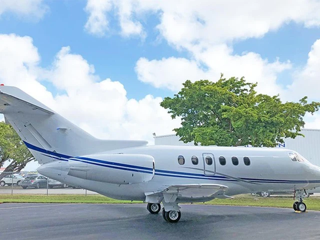 N715LA — photo