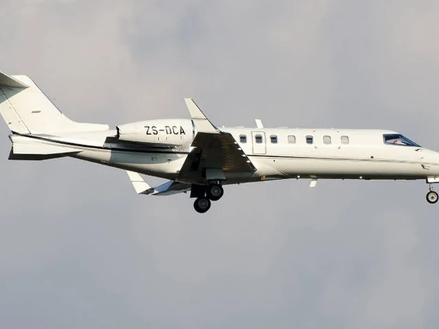 ZS-DCA — photo