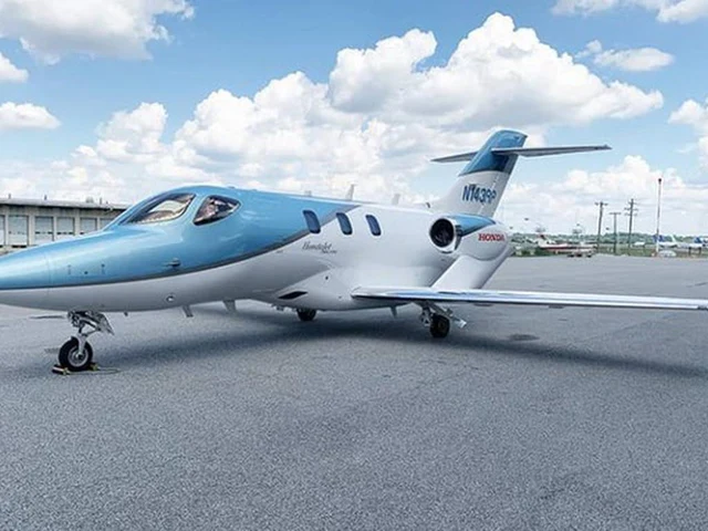 N143RP — photo