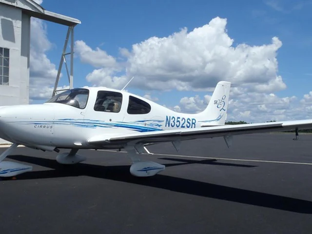 N352SR — photo