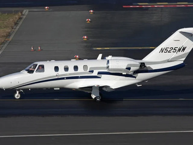 N525MW — photo
