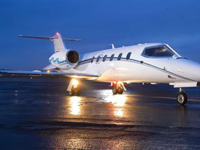 N890LJ — photo