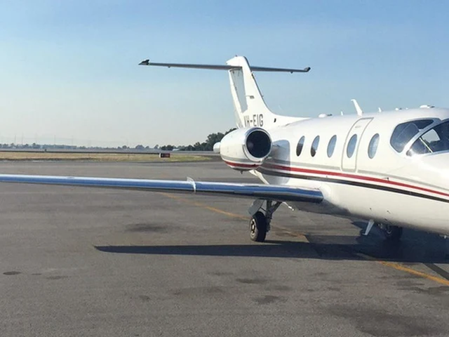 VH-EIG — photo