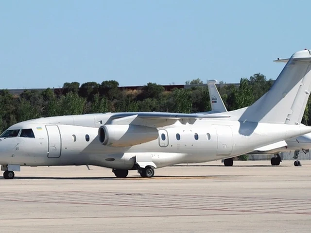 N100UJ — photo