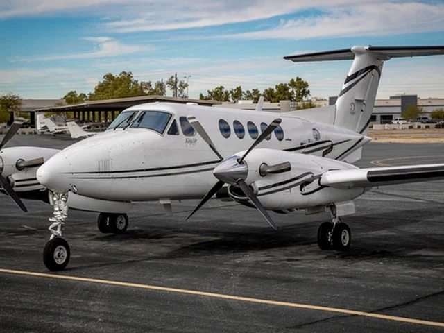 N716AV — photo