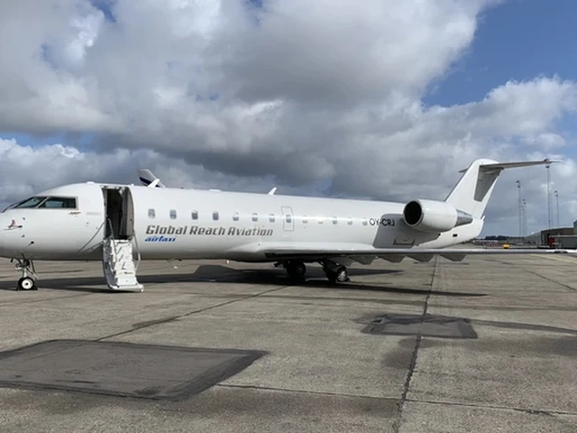 OY-CRJ — photo