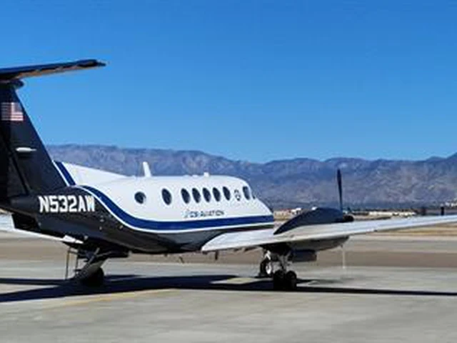 N532AW — photo