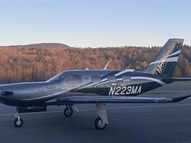 N223MA — photo