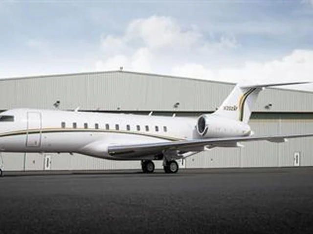 N352AR — photo