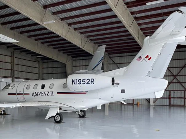 N1952R — photo