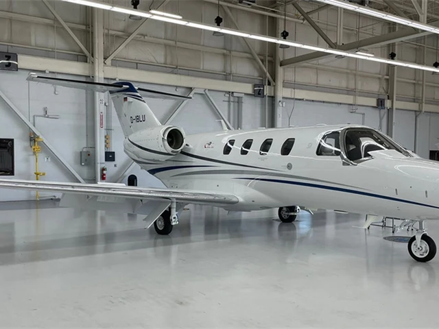 D-IBLU — photo