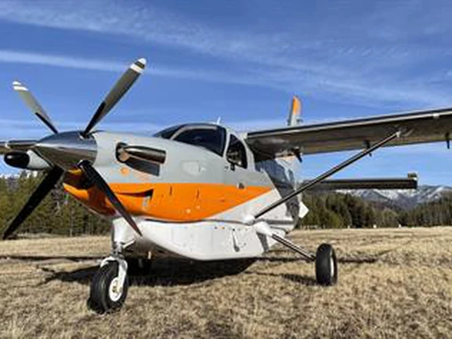 N702AM — photo